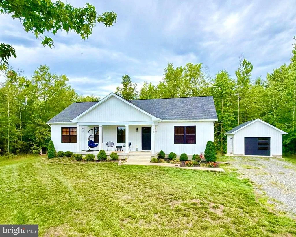 Photo of 9807 ROBERT E LEE DRIVE