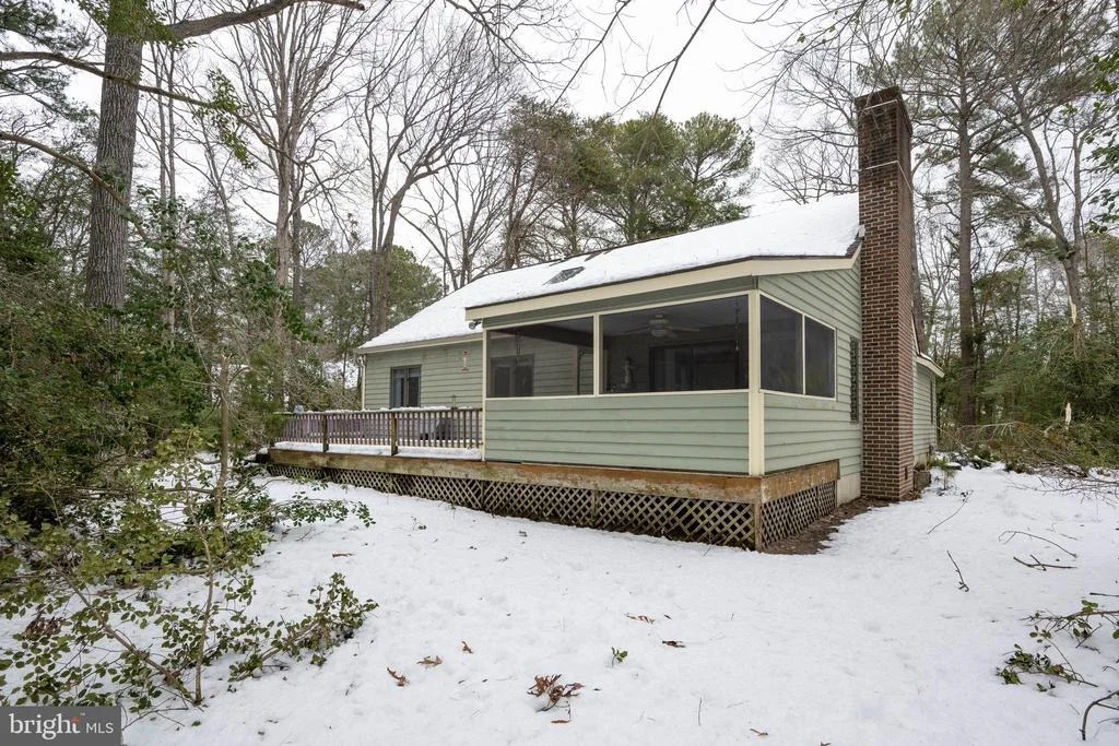 Photo of 23735 WOODS DRIVE