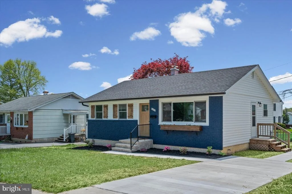 Photo of 247 CANDYTUFT ROAD