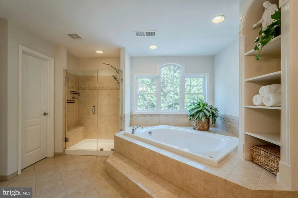 Photo of 17301 ROUNDMONT PLACE