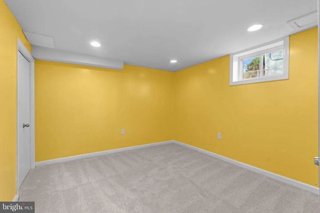 Photo of 11013 AMHERST AVENUE