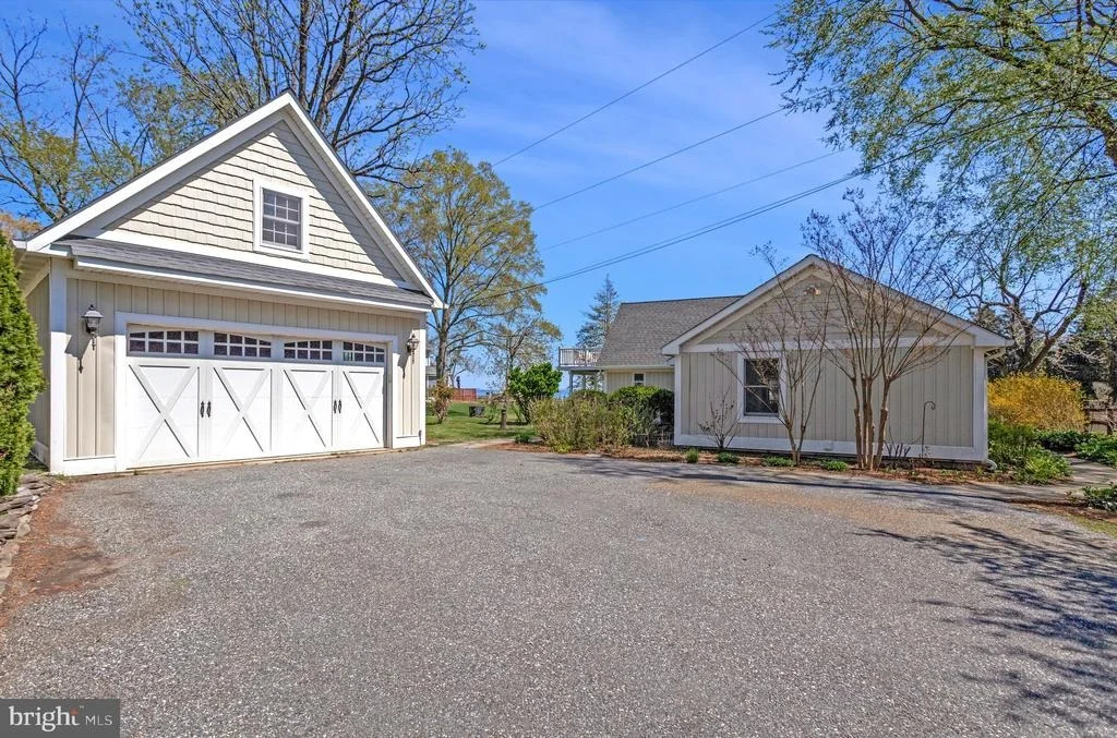 Photo of 1268 HAYES ROAD
