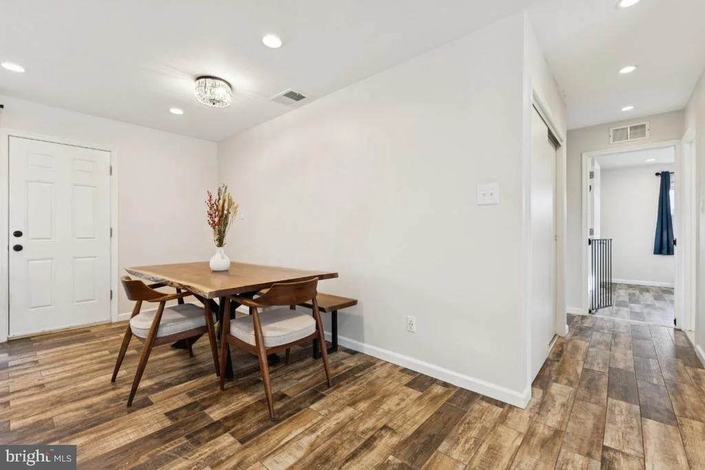 Photo of 7433 BATH STREET