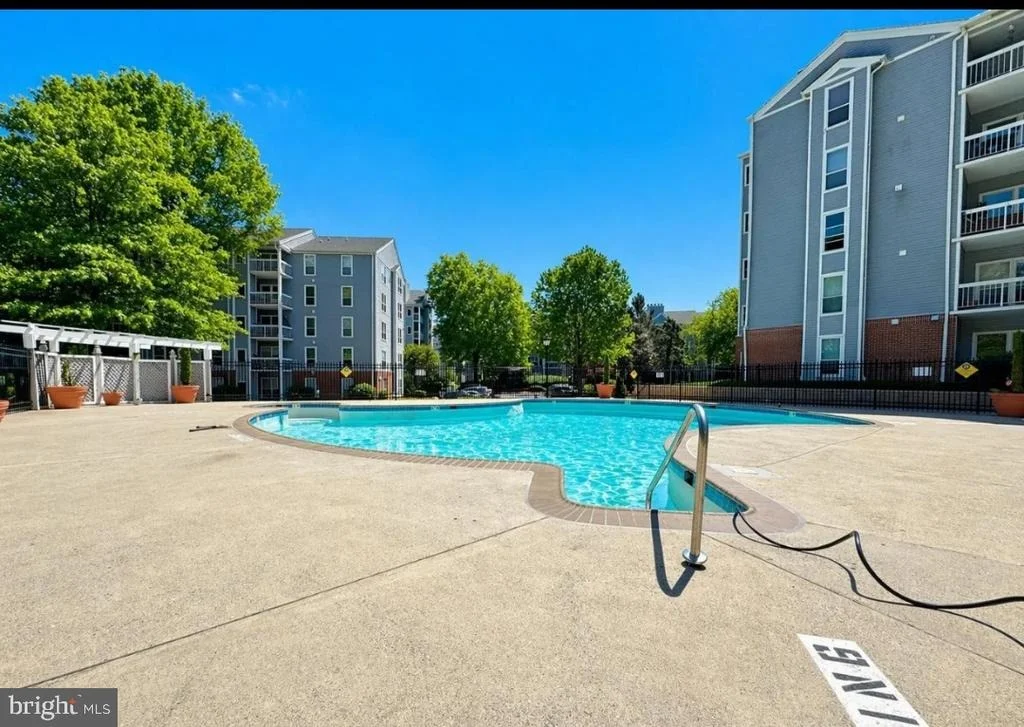 Photo of Unit 4A3 at 3176 SUMMIT SQUARE DRIVE