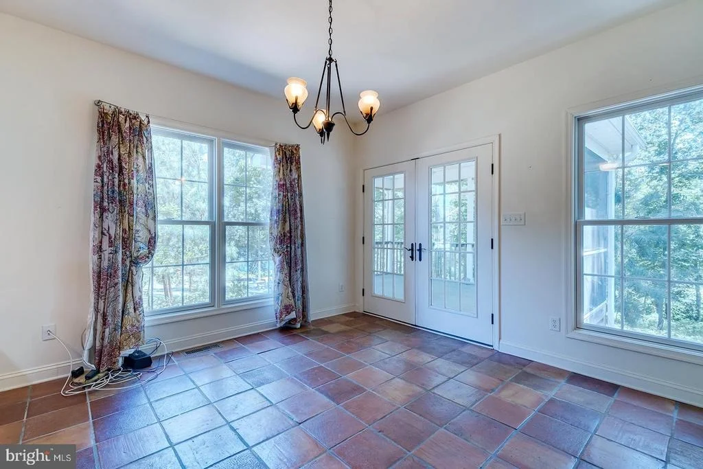 Photo of 142 W SHORE DRIVE