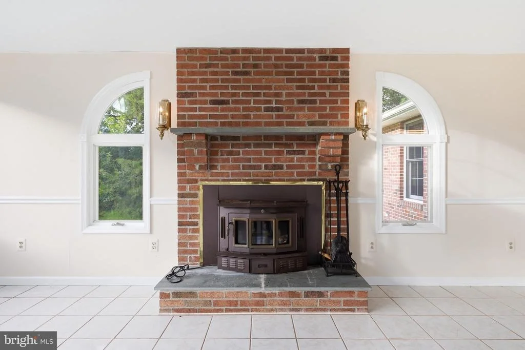 Photo of 5194 DEBRA ROAD