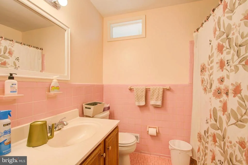 Photo of 606 BURNT MILLS AVENUE