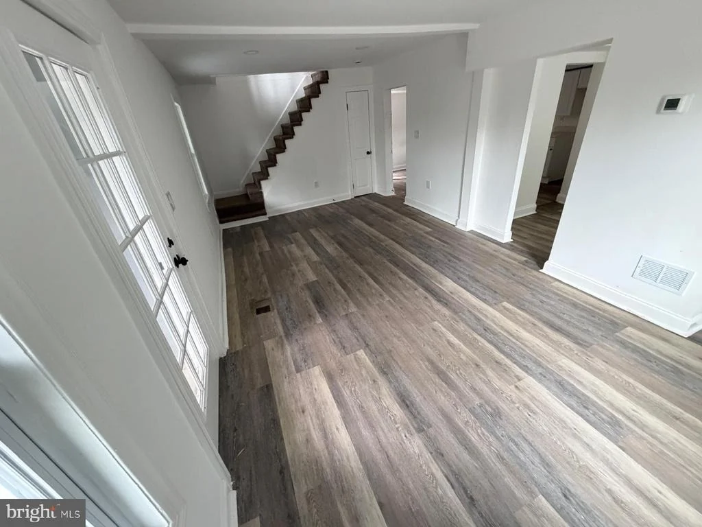Photo of 667 THOMPSON ROAD