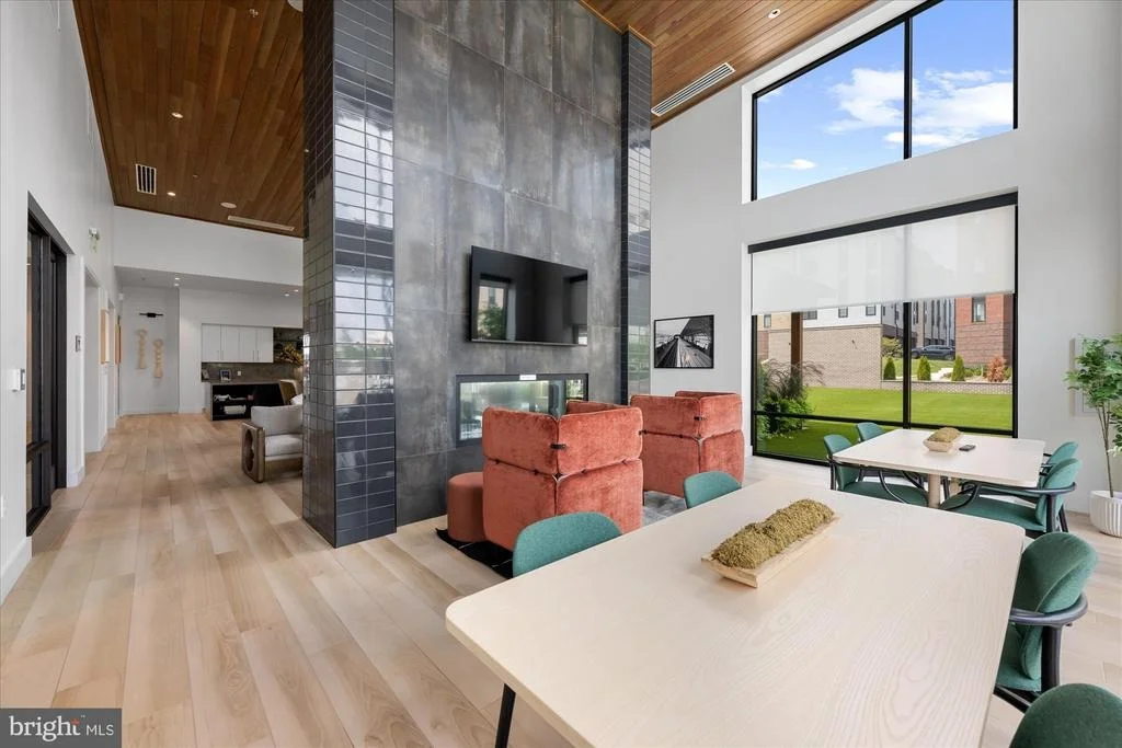 Photo of 43556 CENTERGATE DRIVE