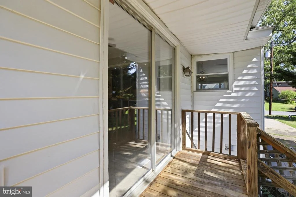 Photo of 735 WARREN DRIVE