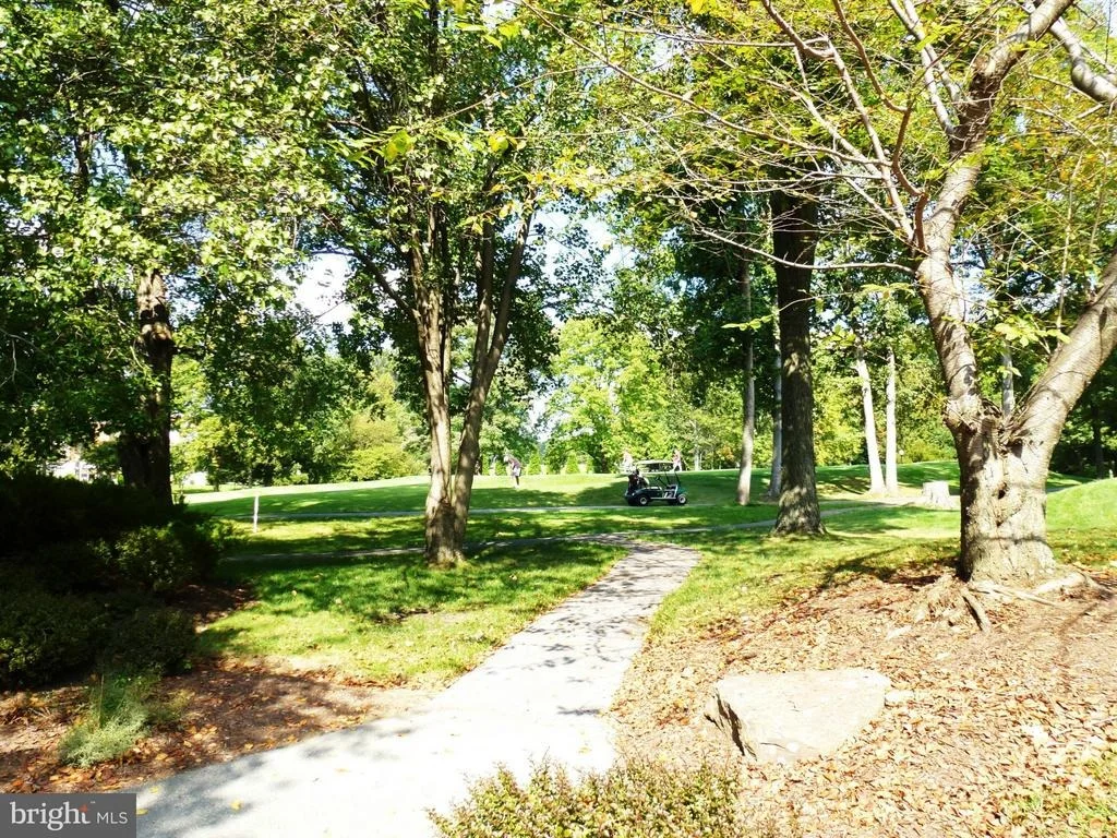 Photo of Unit 2902 at 15107 INTERLACHEN DRIVE