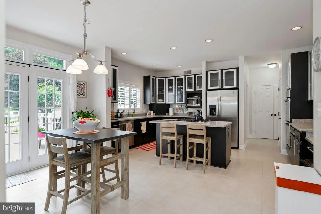Photo of 9809 JOHN ROBERT WAY
