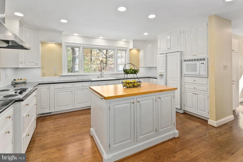Photo of 1613 FOREST LANE