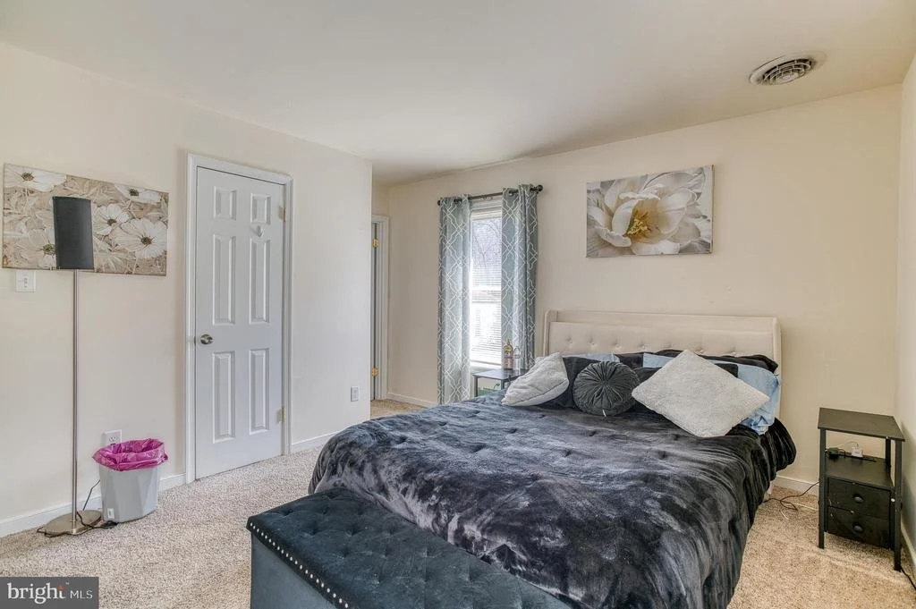 Photo of 10119 JAMESON LANE