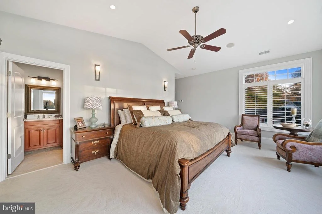 Photo of 206 HARBOR DRIVE