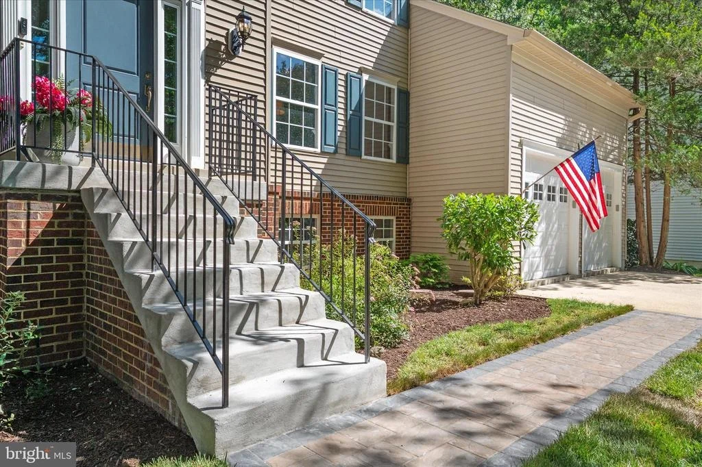 Photo of 645 PLANTATION BOULEVARD