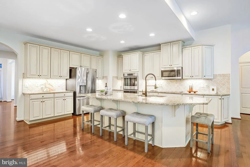 Photo of 26798 BARNSLEY PLACE