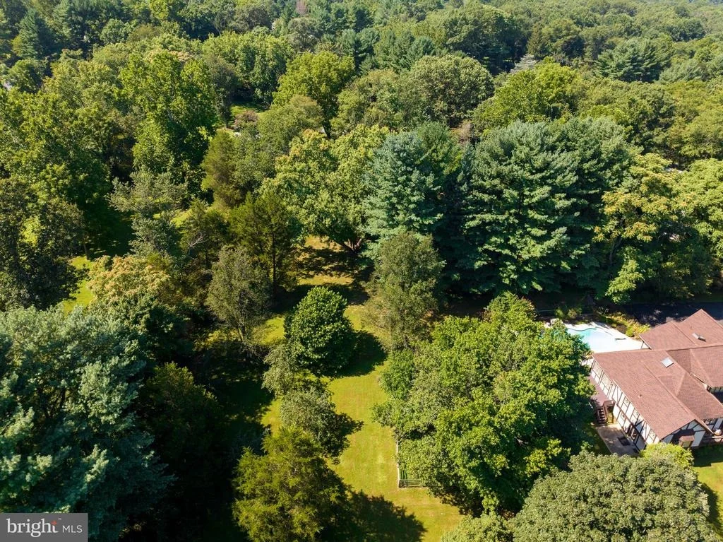 Photo of 8000 EXODUS DRIVE