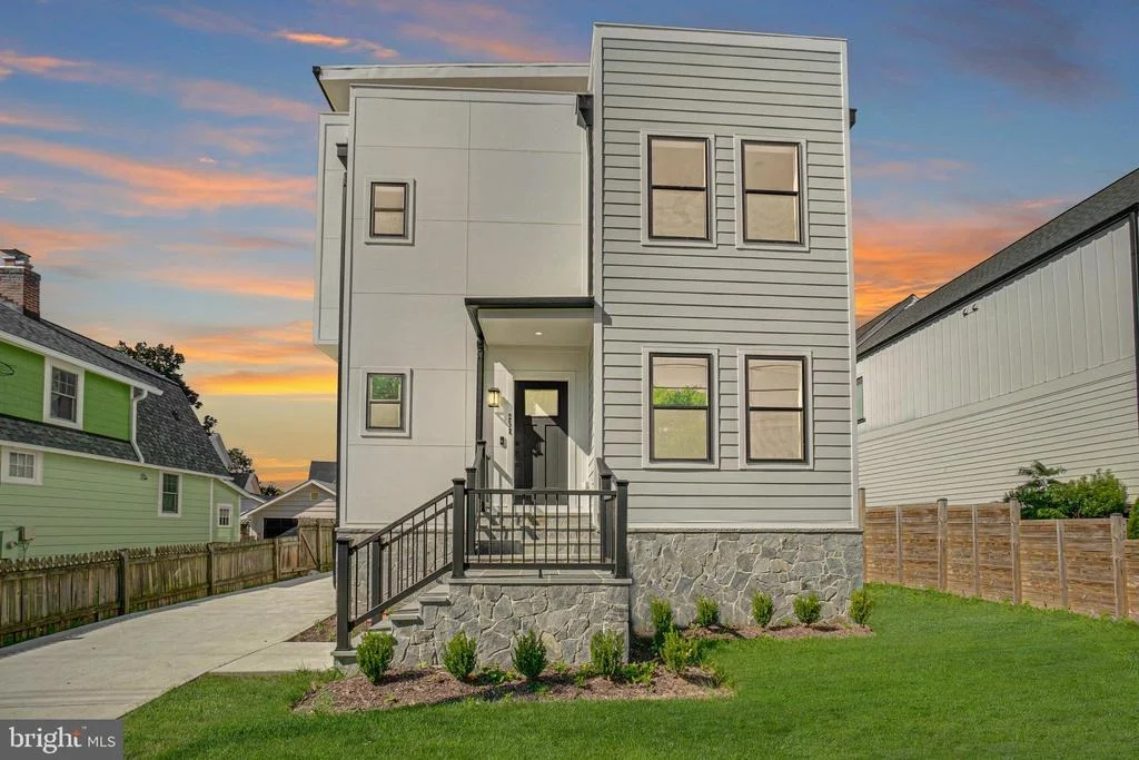 Photo of 258 N BARTON STREET