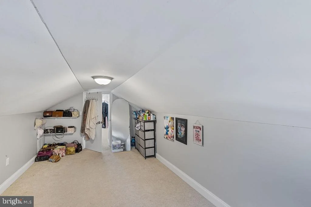Photo of 8489 ARBUTUS ROAD