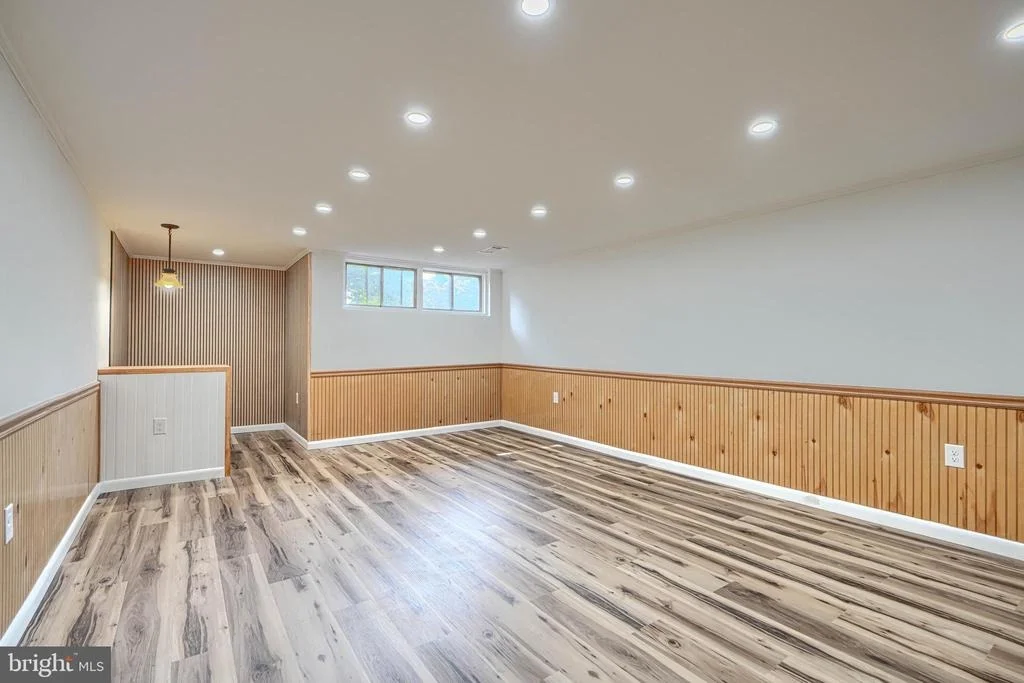 Photo of 6821 BARNETT ROAD