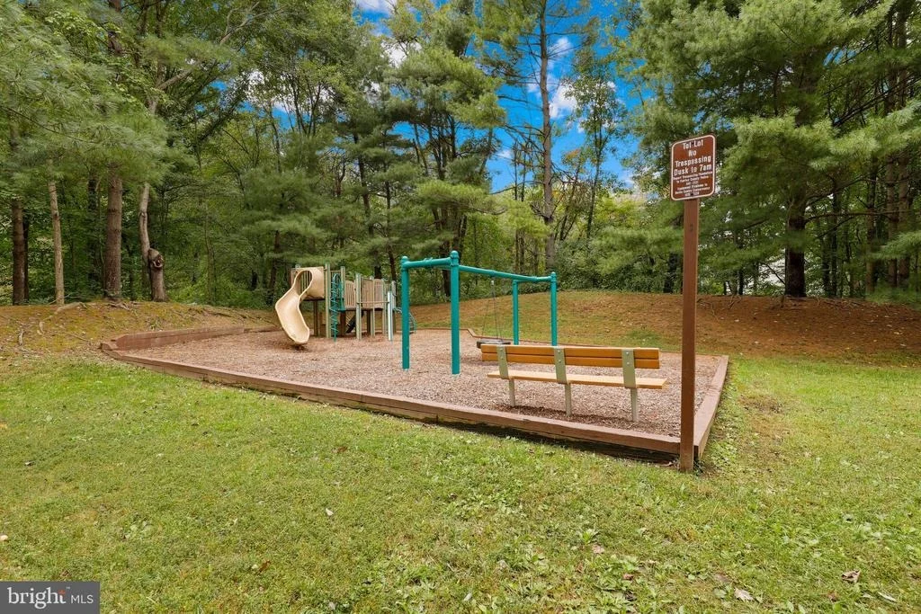Photo of 10827 BURR OAK WAY
