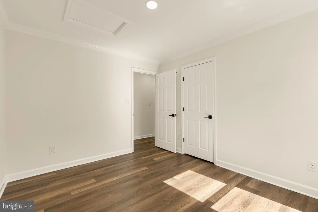 Photo of 1505 SPRING VALE AVENUE