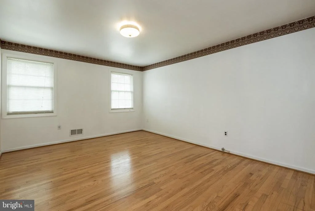 Photo of 129 HEDGEWOOD DRIVE