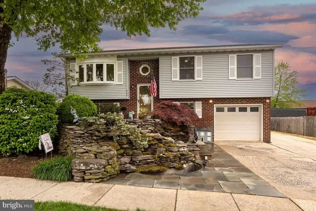 Photo of 908 HORIZON ROAD