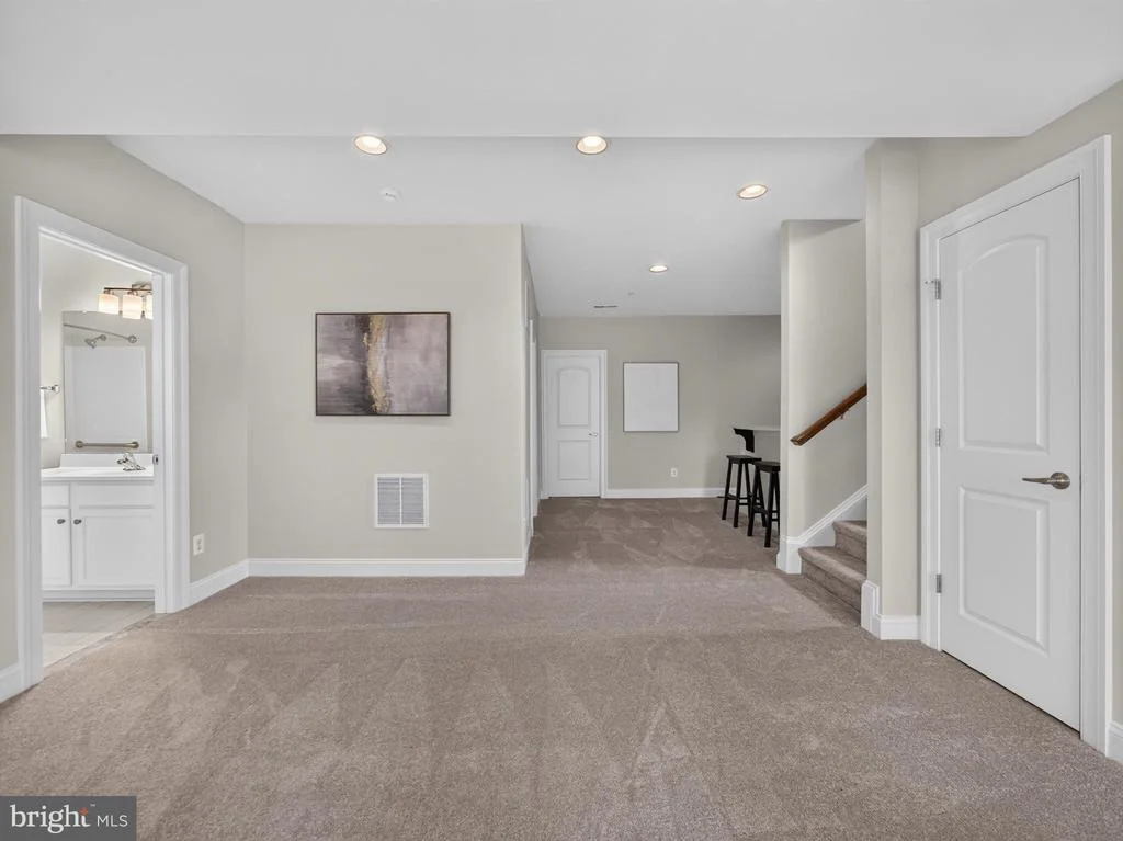 Photo of 3032 MOORE LANE