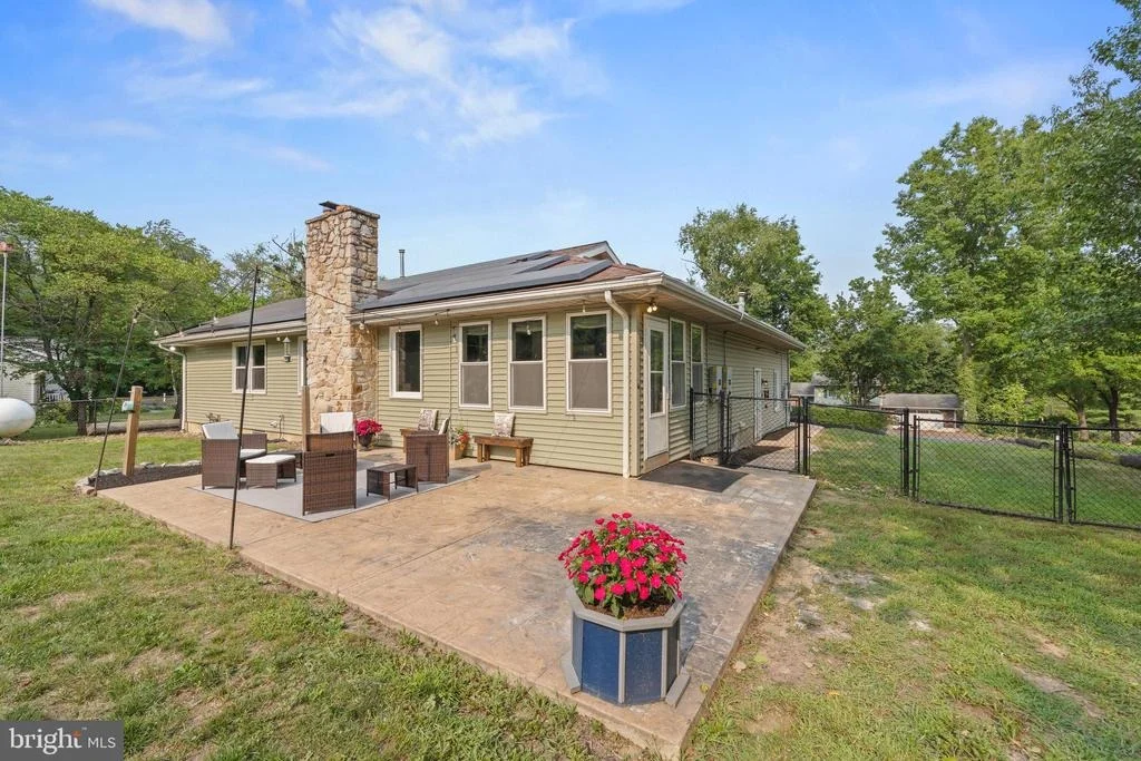 Photo of 223 PINEVIEW DRIVE