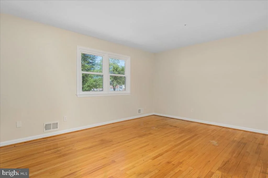 Photo of 8004 MALCOLM ROAD