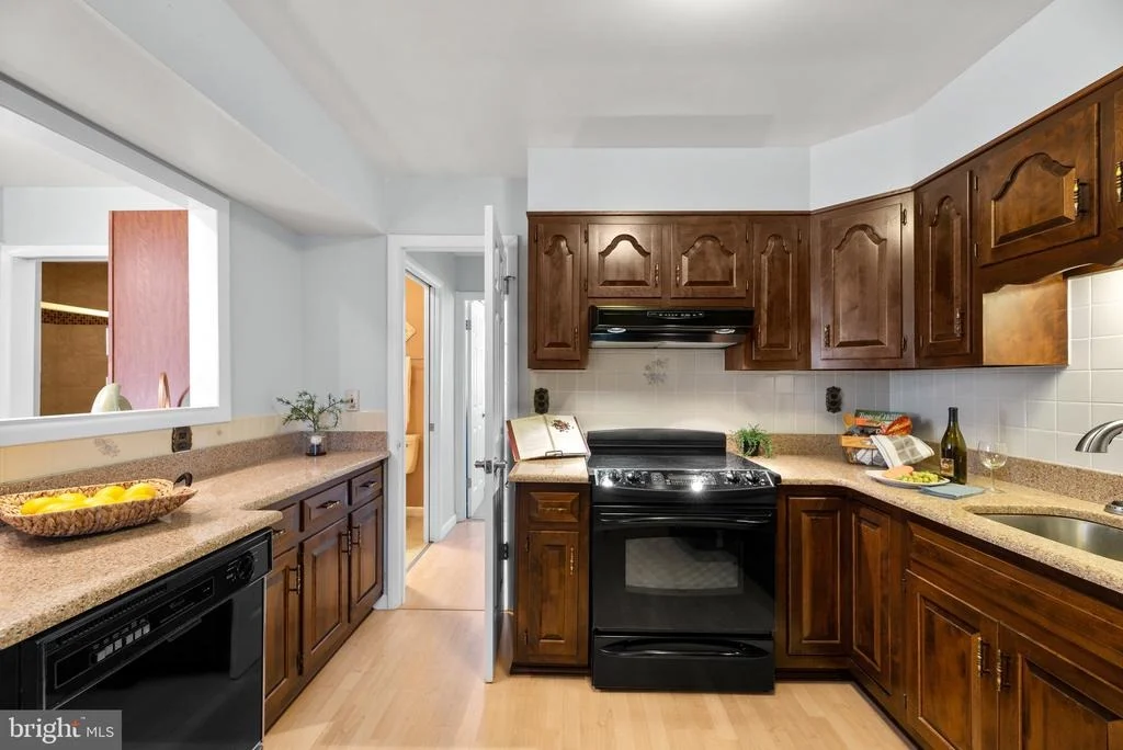 Photo of 1071 OMAR DRIVE