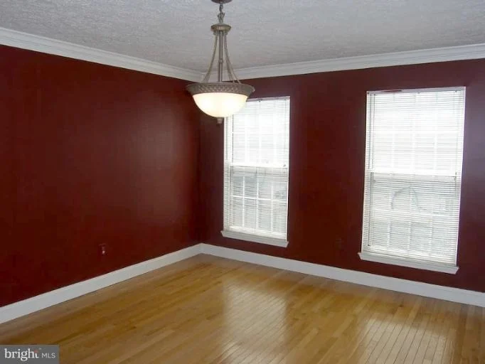 Photo of 125 BOOKHAM LANE