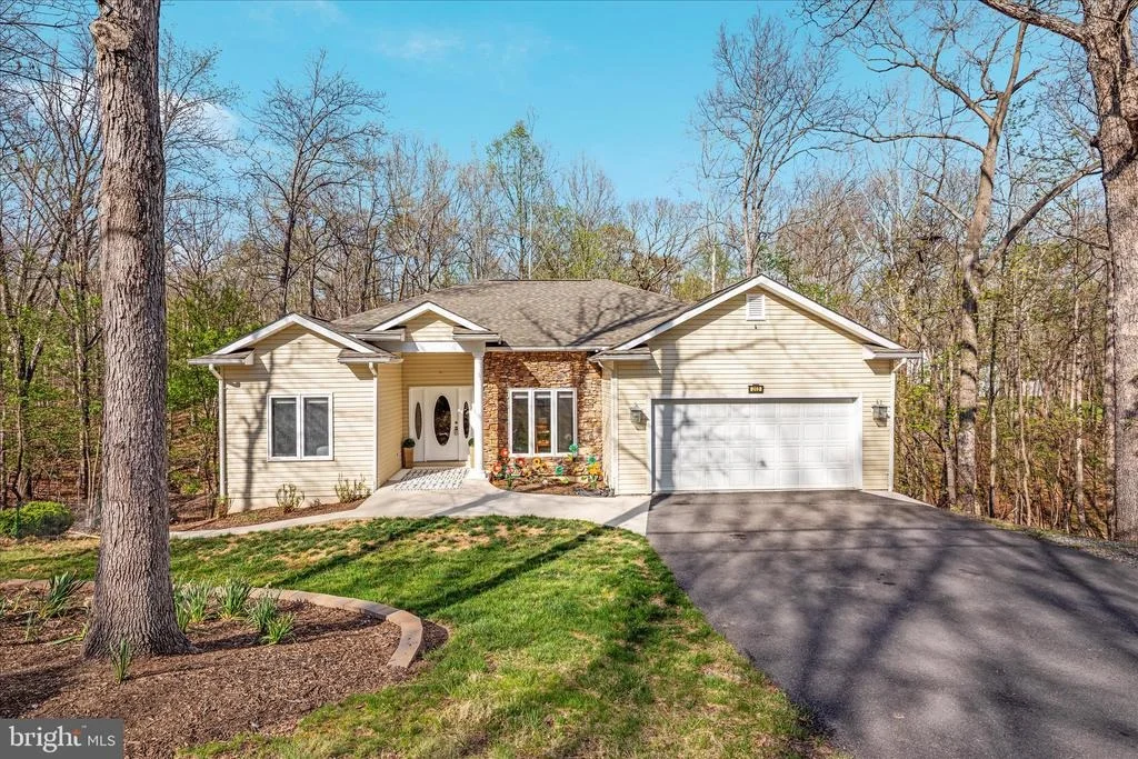 Photo of 203 NORTHWOOD CIRCLE