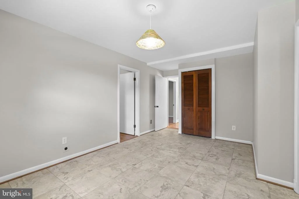 Photo of 18015 MUNCASTER ROAD