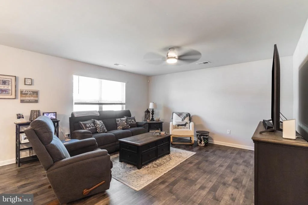 Photo of 142 POND VIEW LANE
