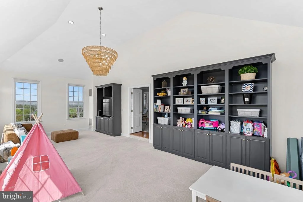 Photo of 15064 BARLOW DRIVE