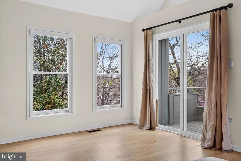 Photo of 2028 BEACON PLACE