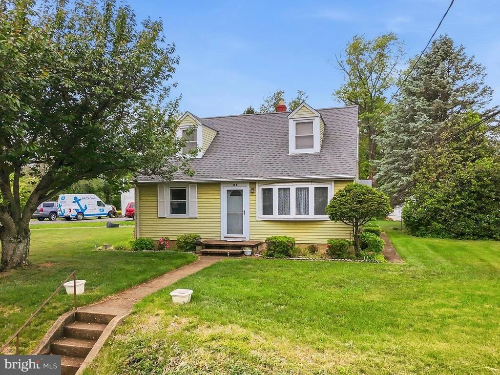 Photo of 306 CLIFTON AVENUE