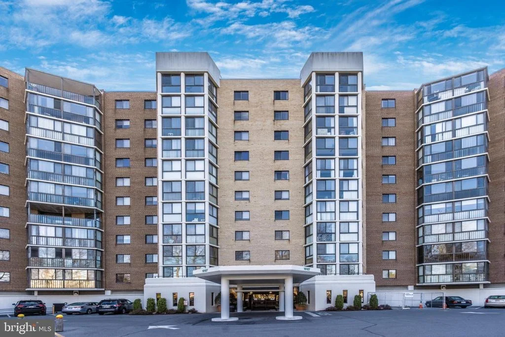 Photo of Unit 2115 at 15107 INTERLACHEN DRIVE