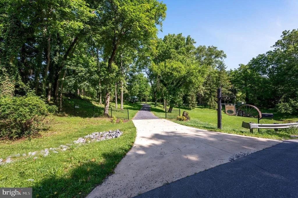 Photo of 6517 KABLETOWN ROAD