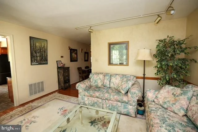 Photo of 1740 FAIRMOUNT ROAD