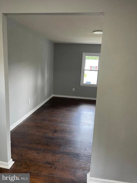 Photo of 610 W NETTLE TREE ROAD