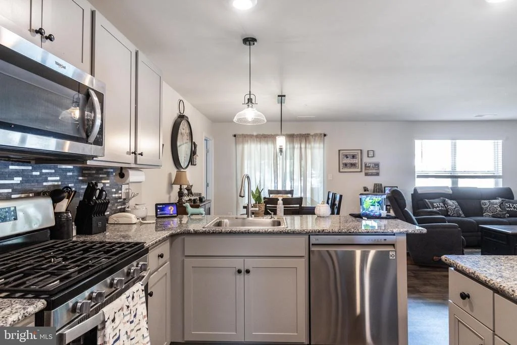 Photo of 142 POND VIEW LANE