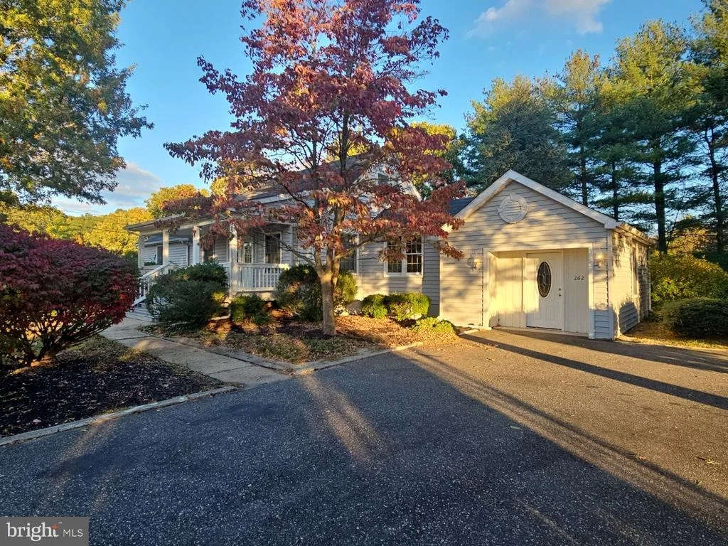 Photo of 262 W PARK DRIVE