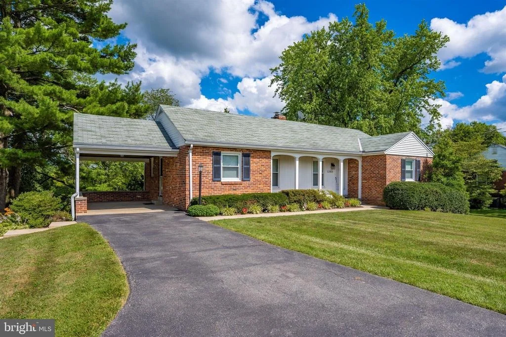 Photo of 25805 RIDGE ROAD