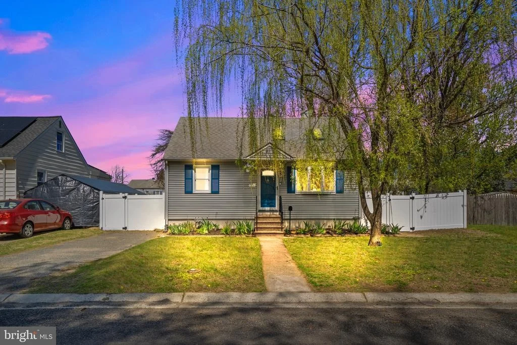 Photo of 171 FAIRFAX DRIVE