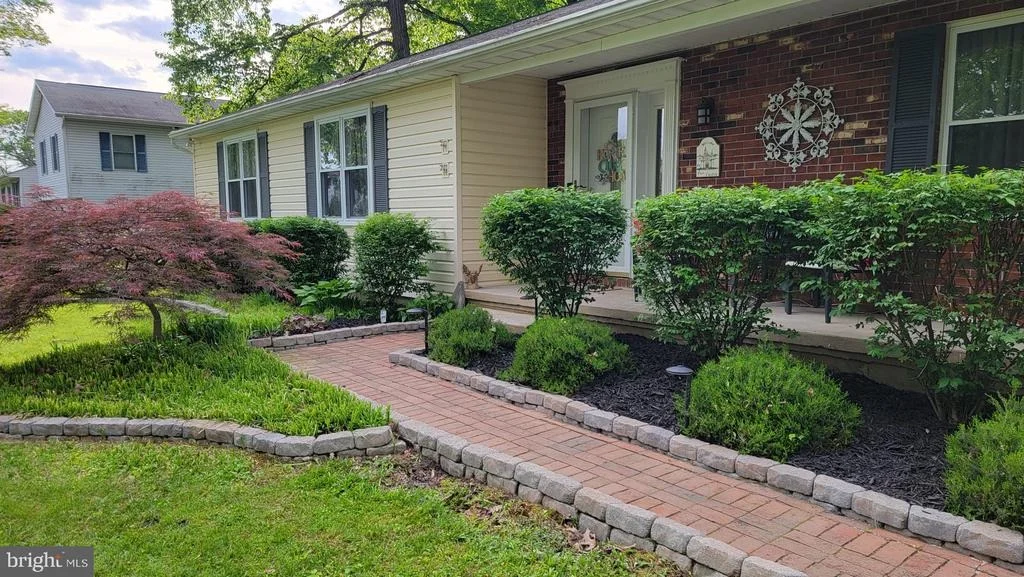 Photo of 4296 WOLF HILL DRIVE