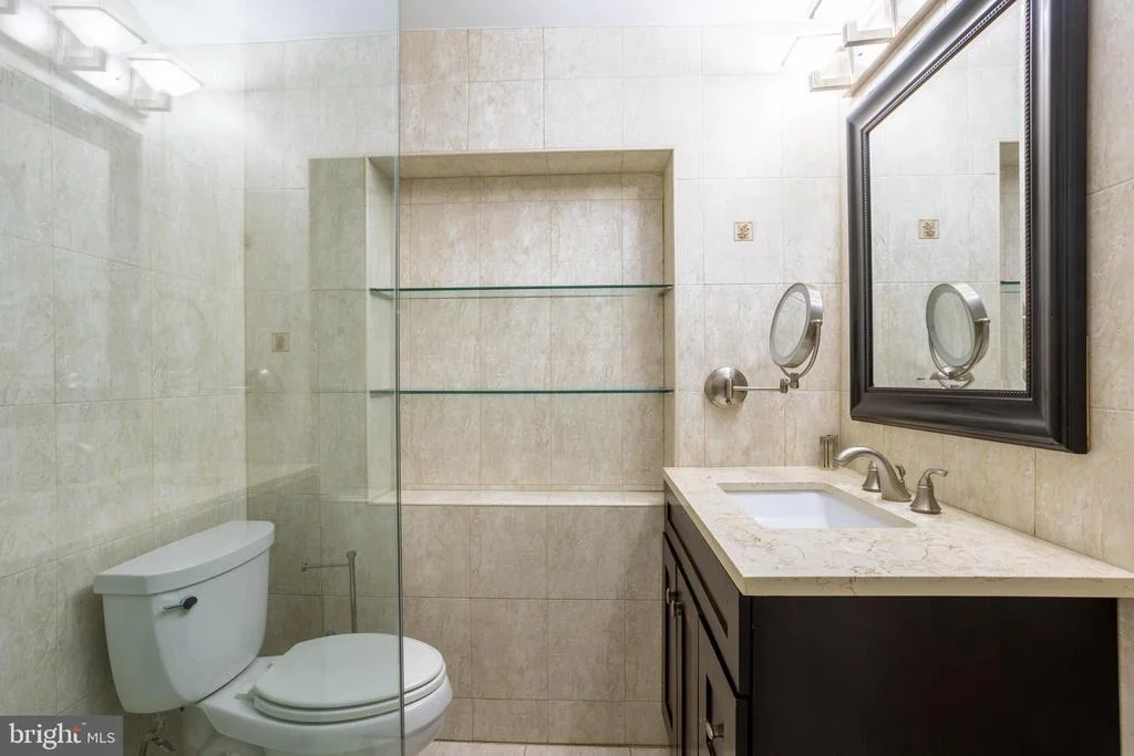 Photo of 3306 LABYRINTH ROAD
